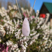 Charger l'image dans la galerie, Greenland Ussingite drop pendant