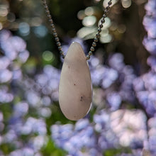 Charger l'image dans la galerie, Greenland Ussingite drop pendant