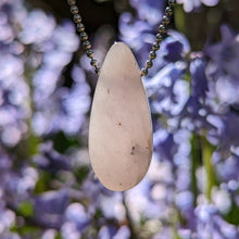 Charger l'image dans la galerie, Greenland Ussingite drop pendant