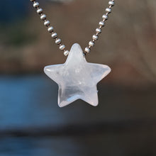 Charger l'image dans la galerie, Rose Quartz star pendant