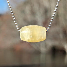 Charger l'image dans la galerie, Yellow Calcite Shiva bead