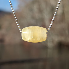 Charger l'image dans la galerie, Yellow Calcite Shiva bead