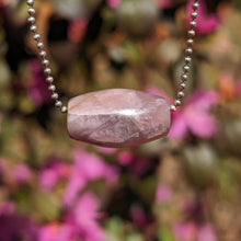 Charger l'image dans la galerie, Ussingite Shiva shaped bead