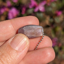 Charger l'image dans la galerie, Ussingite Shiva shaped bead