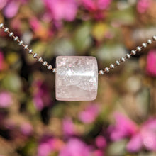 Charger l'image dans la galerie, Morganite rainbows bead