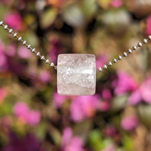 Charger l'image dans la galerie, Morganite rainbows bead