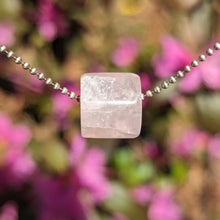Charger l'image dans la galerie, Morganite rainbows bead