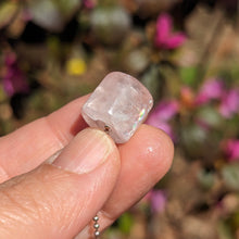 Charger l'image dans la galerie, Morganite rainbows bead