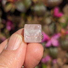 Charger l'image dans la galerie, Morganite rainbows bead