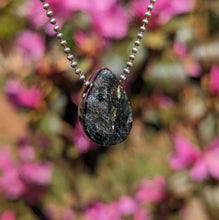 Charger l'image dans la galerie, Anthophyllite teardrop pendant