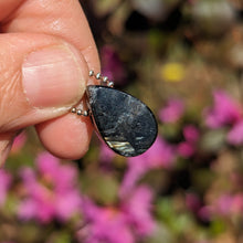 Charger l'image dans la galerie, Anthophyllite teardrop pendant
