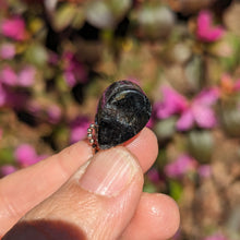 Charger l'image dans la galerie, Anthophyllite teardrop pendant