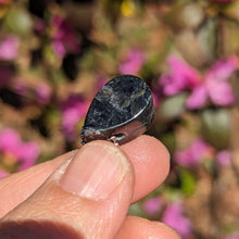 Charger l'image dans la galerie, Anthophyllite teardrop pendant
