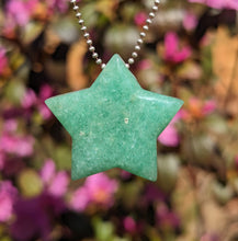 Charger l'image dans la galerie, Aventurine Large Star pendant