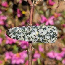 Charger l'image dans la galerie, Olivine in Dolerite hair clip