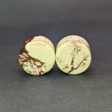 Charger l'image dans la galerie, 9/16" (14mm) Lemon Chrysoprase plugs