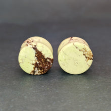 Charger l'image dans la galerie, 9/16" (14mm) Lemon Chrysoprase plugs
