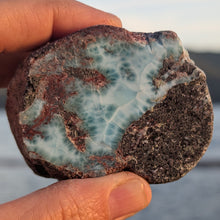 Lade das Bild in den Galerie-Viewer, Raw Larimar partial nodule
