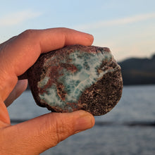 Lade das Bild in den Galerie-Viewer, Raw Larimar partial nodule