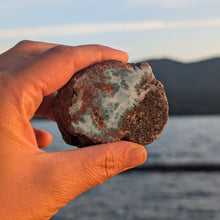 Lade das Bild in den Galerie-Viewer, Raw Larimar partial nodule