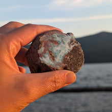 Lade das Bild in den Galerie-Viewer, Raw Larimar partial nodule