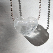 Charger l'image dans la galerie, Topaz heart pendant