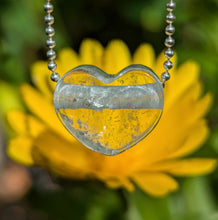 Charger l'image dans la galerie, Topaz heart pendant