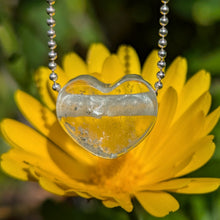 Charger l'image dans la galerie, Topaz heart pendant