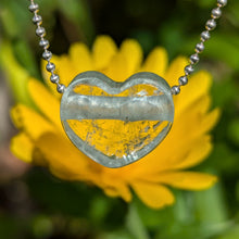 Charger l'image dans la galerie, Topaz heart pendant