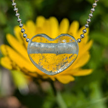 Charger l'image dans la galerie, Topaz heart pendant
