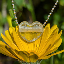 Charger l'image dans la galerie, Topaz heart pendant