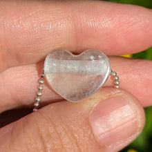 Charger l'image dans la galerie, Topaz heart pendant