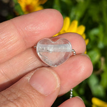 Charger l'image dans la galerie, Topaz heart pendant