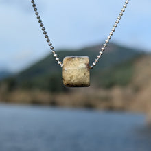 Charger l'image dans la galerie, Hackmanite Barrel bead