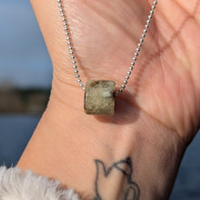 Charger l'image dans la galerie, Hackmanite Barrel bead