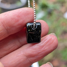 Charger l'image dans la galerie, Genuine Nuummite with rainbow flash pendant