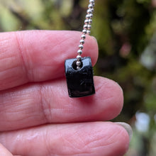 Charger l'image dans la galerie, Genuine Nuummite with blue flash heart pendant