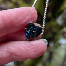 Charger l'image dans la galerie, Genuine Nuummite with blue flash heart pendant