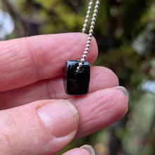 Charger l'image dans la galerie, Genuine Nuummite with blue flash heart pendant