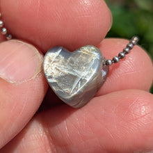 Charger l'image dans la galerie, Black Moonstone small heart pendant