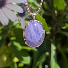 Charger l'image dans la galerie, Hackmanite set in 925 silver star bezel