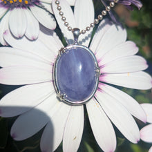 Charger l'image dans la galerie, Hackmanite set in 925 silver star bezel