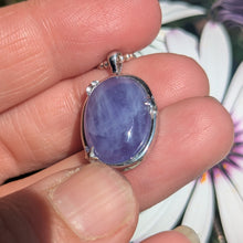 Charger l'image dans la galerie, Hackmanite set in 925 silver star bezel