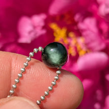 Charger l'image dans la galerie, Hedenbergite polished pendulum pendant