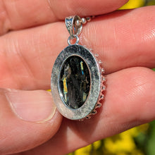 Charger l'image dans la galerie, Nuummite in 925 silver bezel pendant