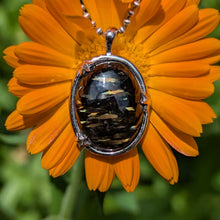 Charger l'image dans la galerie, Nuummite in 925 silver star bezel pendant #2