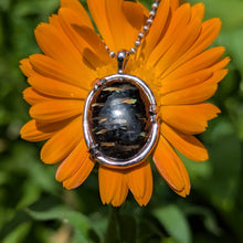 Charger l'image dans la galerie, Nuummite in 925 silver star bezel pendant #2