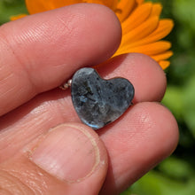 Charger l'image dans la galerie, Larvakite heart pendant