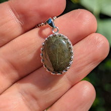 Charger l'image dans la galerie, Forest Crystal in 925 silver bezel