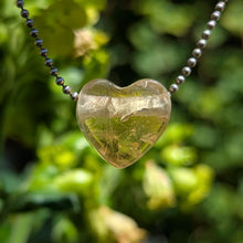 Charger l'image dans la galerie, Citrine heart pendant